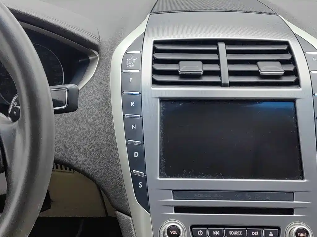 Lincoln MKZ 2017 — фото 13