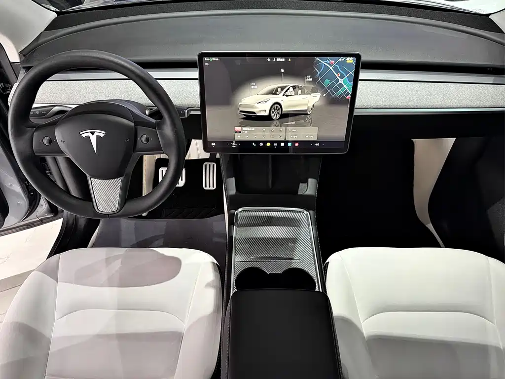 Tesla Model Y 2024 — фото 9
