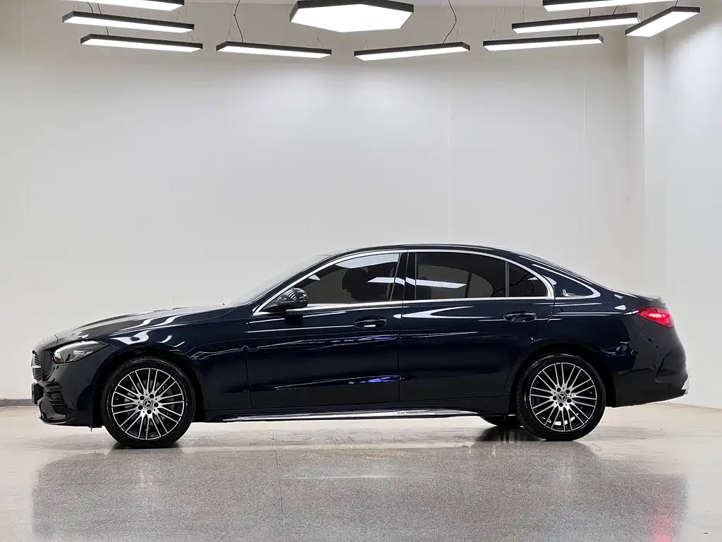 Mercedes-Benz C-Class 2022 — фото 7