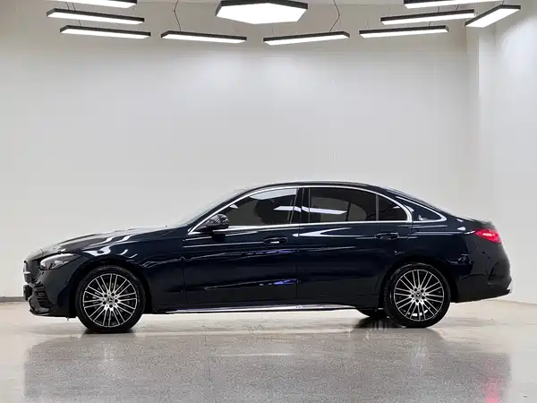 Mercedes-Benz C-Class 2022