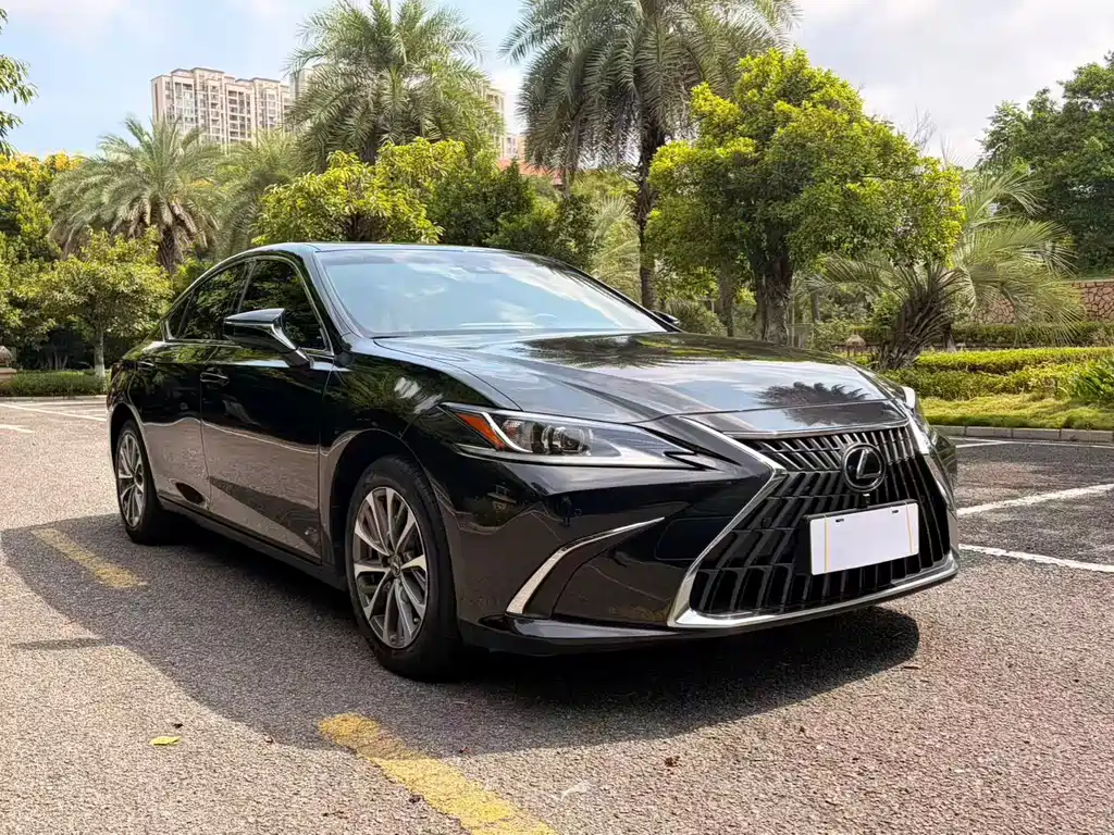 Lexus ES 2022 — фото 3