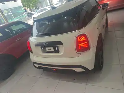 MINI MINI 2022