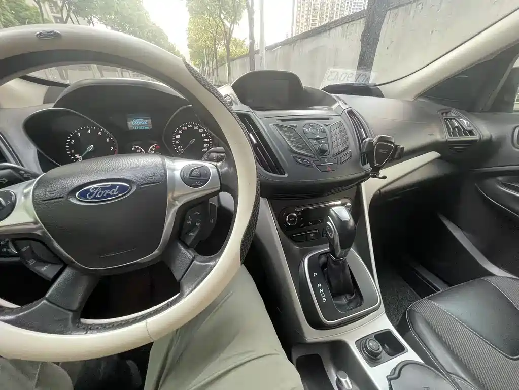 Ford Kuga 2013 — фото 22