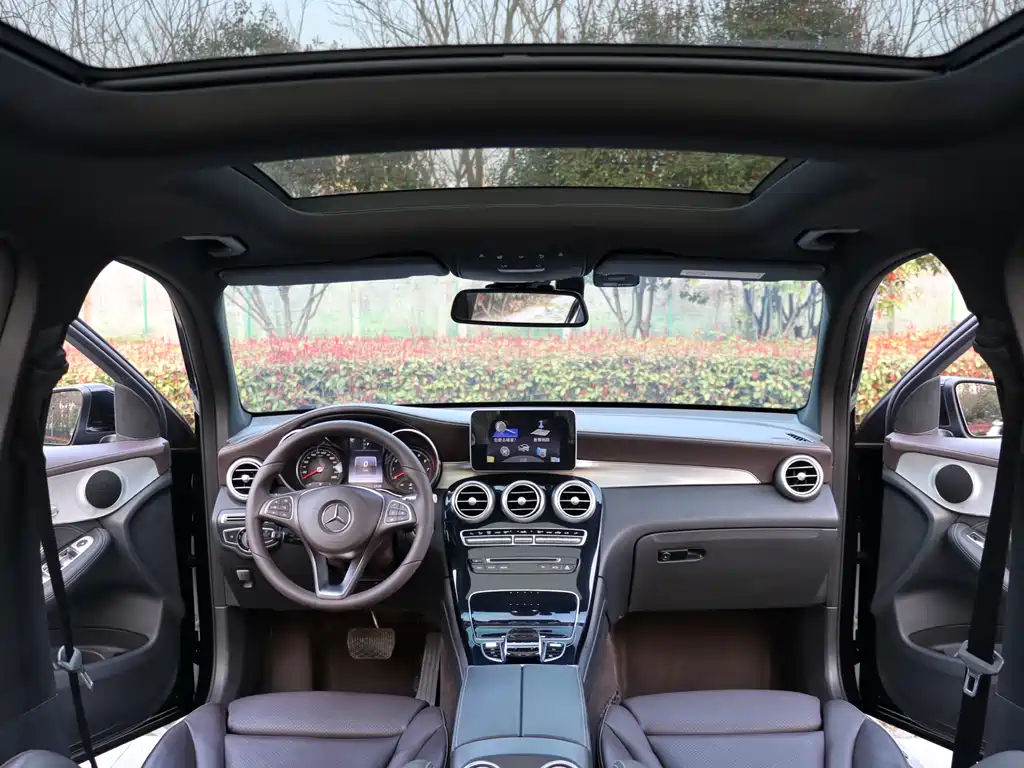 Mercedes-Benz GLC 2017 — фото 23