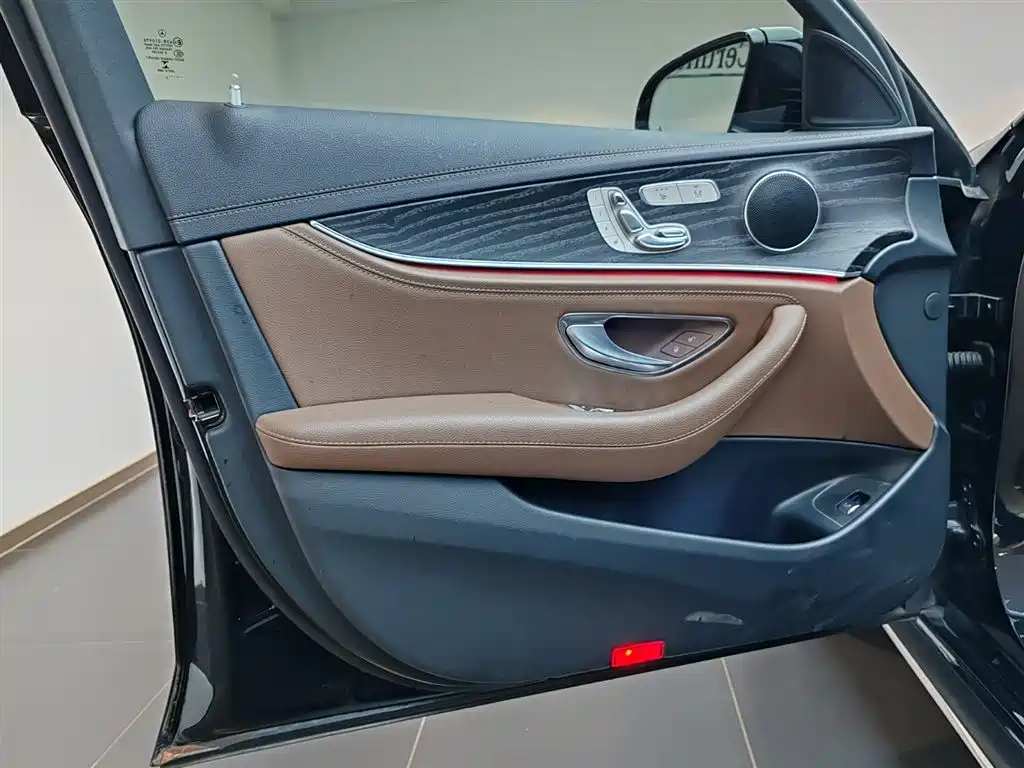 Mercedes-Benz E-Class 2021 — фото 10