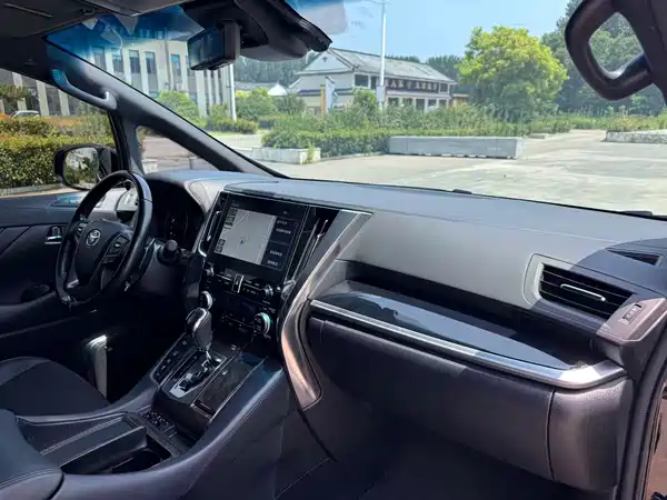 Toyota Vellfire 2022