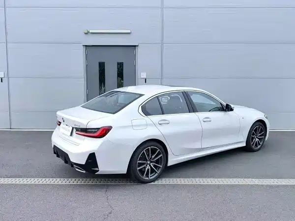 BMW 3 Series 2025