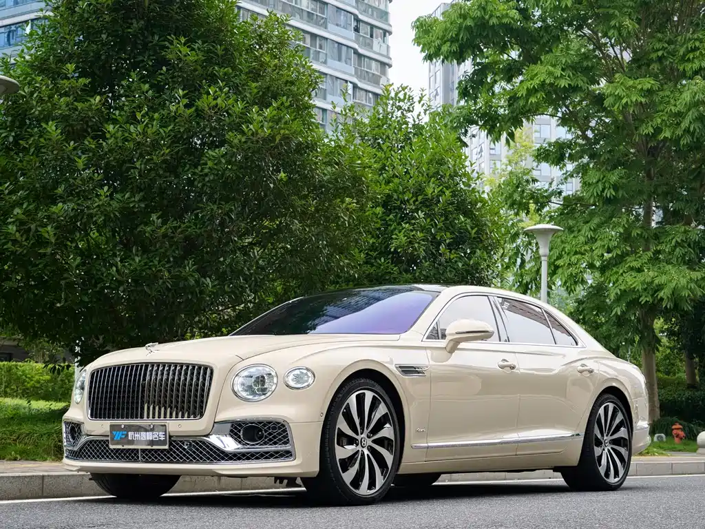 Bentley Flying Spur 2023 — фото 14