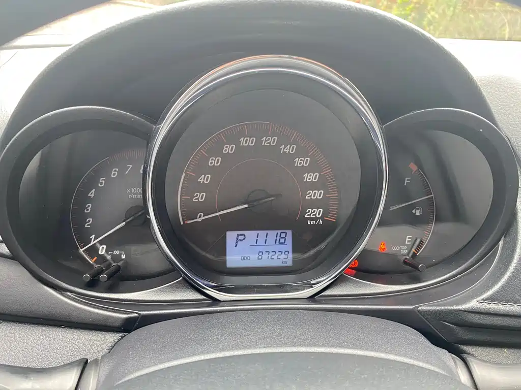Toyota Yaris L 2020 — фото 11
