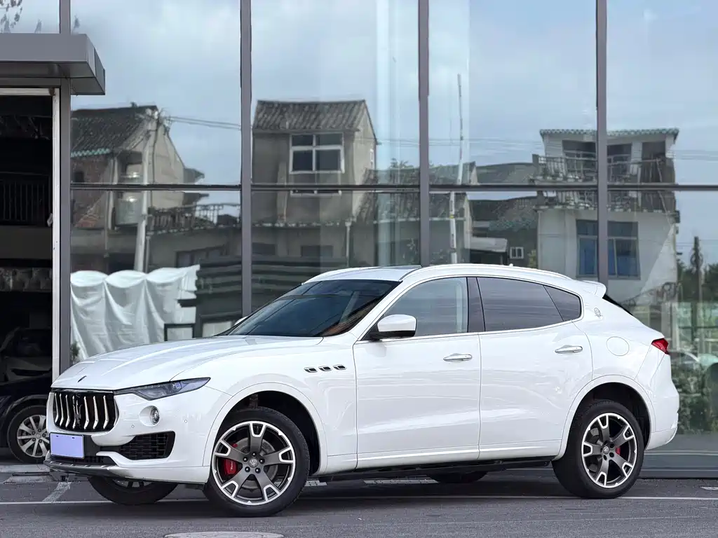 Maserati Levante 2017 — фото 1