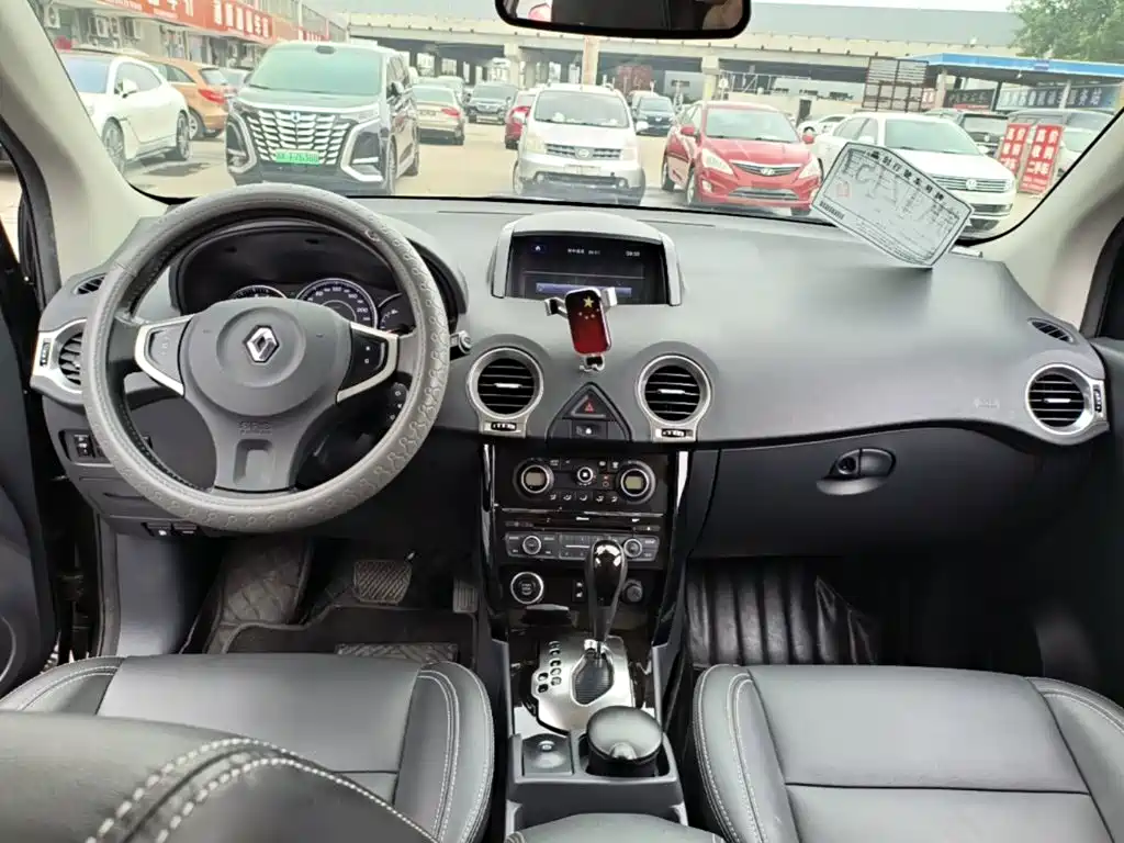 Renault Koleos 2015 — фото 13