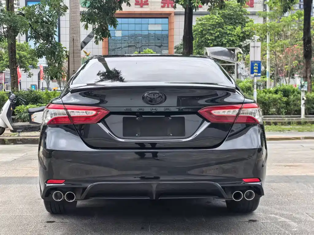 Toyota Camry 2019 — фото 8
