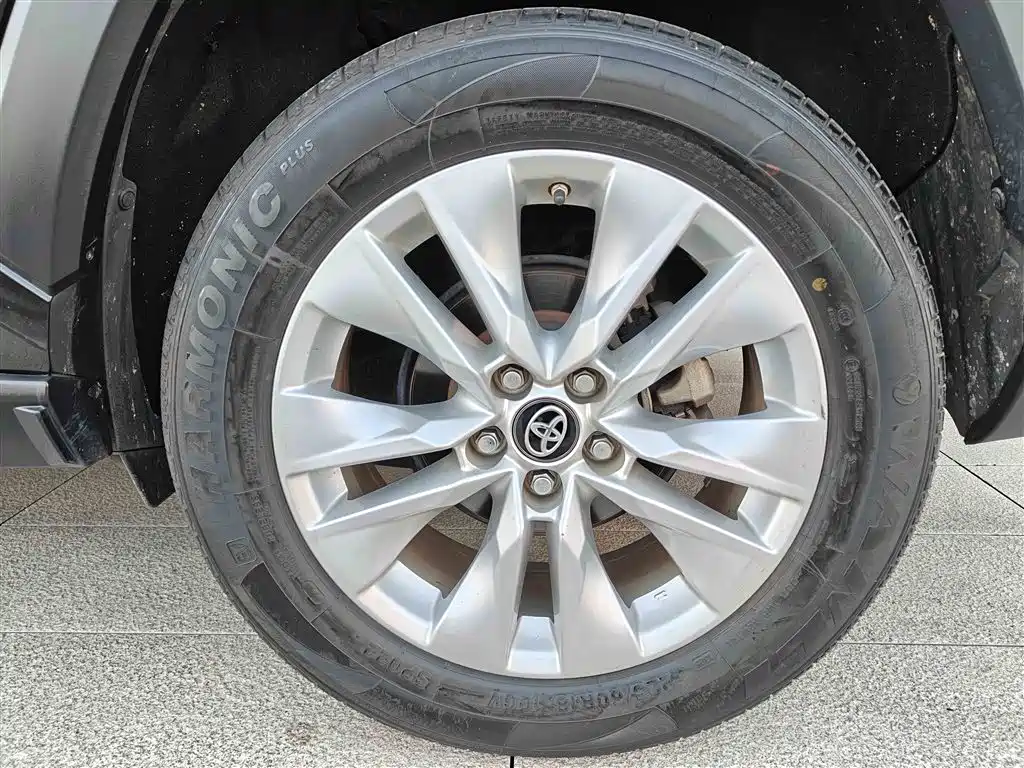 Toyota Wildlander 2023 — фото 10