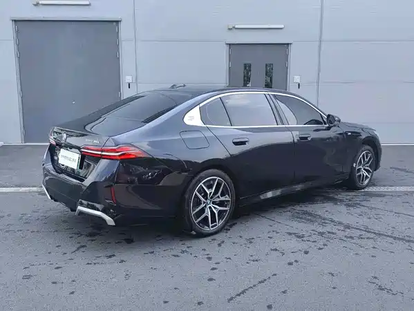 BMW i5 2026