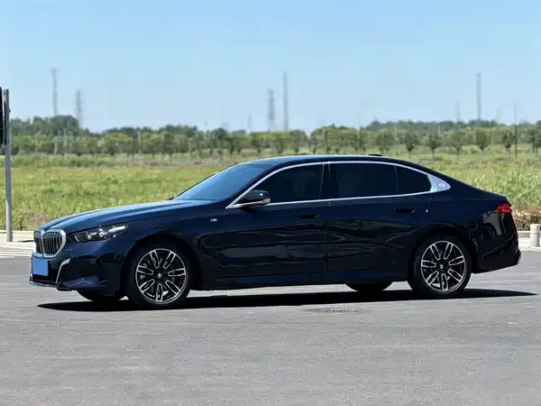 BMW 5 Series 2024
