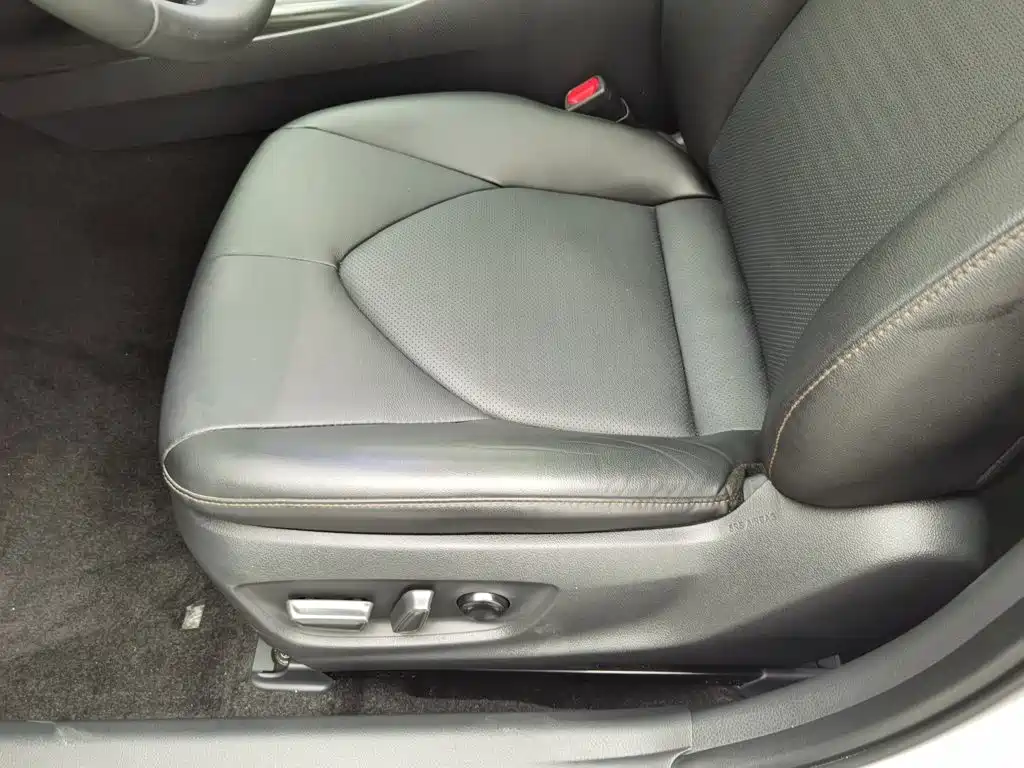 Toyota Camry 2023 — фото 20