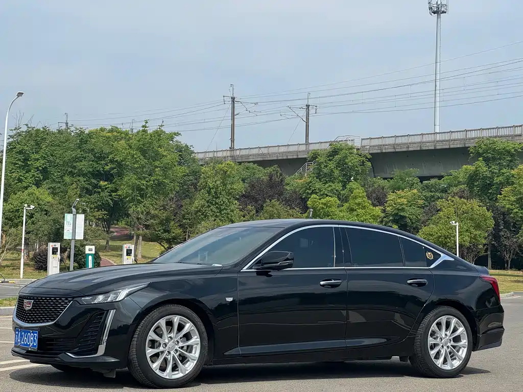 Cadillac CT5 2023 — фото 1