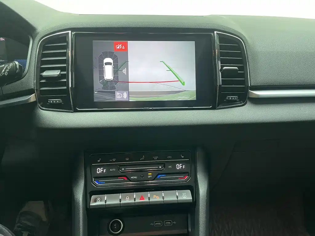 Skoda Karoq 2023 — фото 8