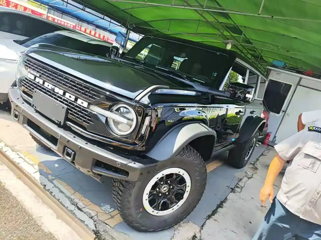 Ford Bronco 2025 — фото 1