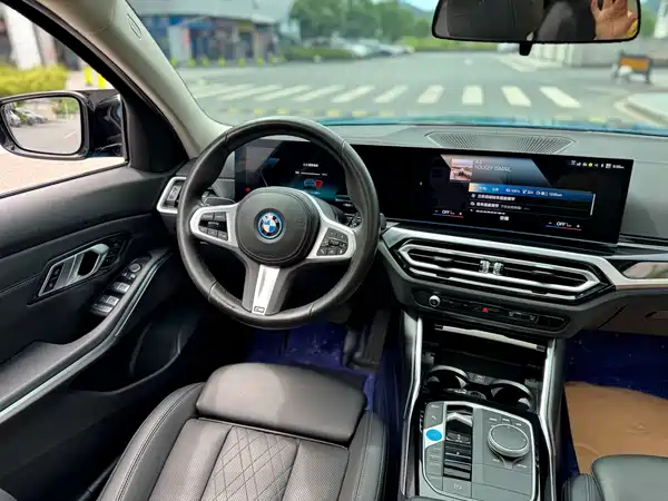 BMW i3 2023