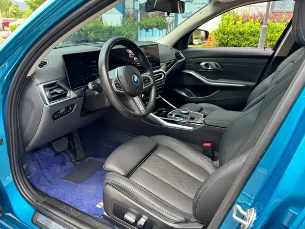 BMW i3 2023