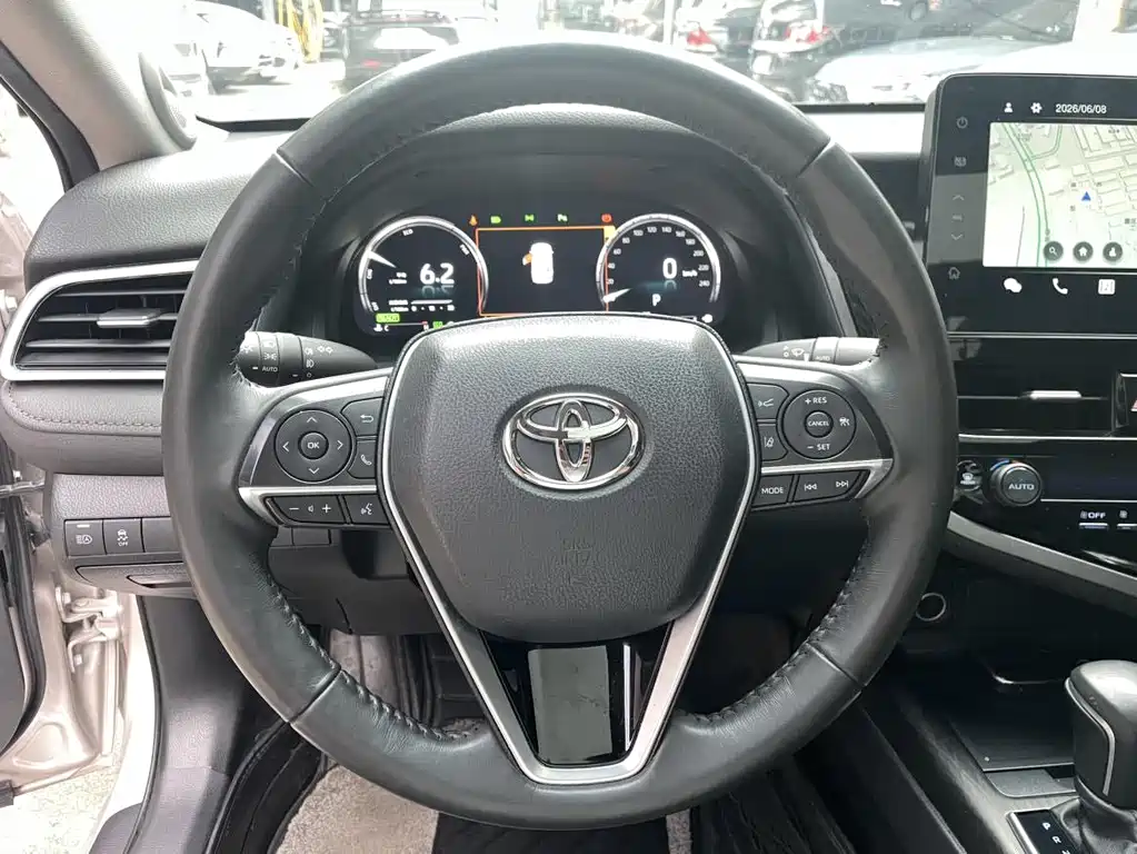 Toyota Camry 2022 — фото 4