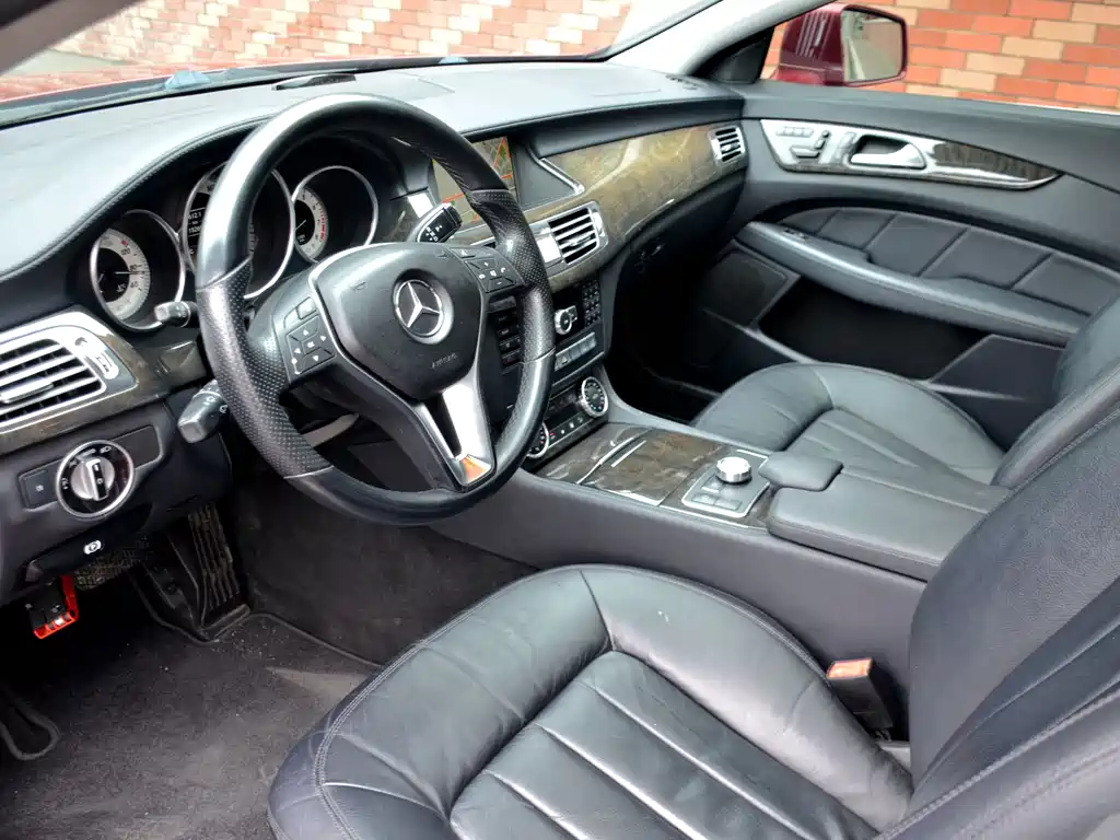 Mercedes-Benz CLS 2012 — фото 12