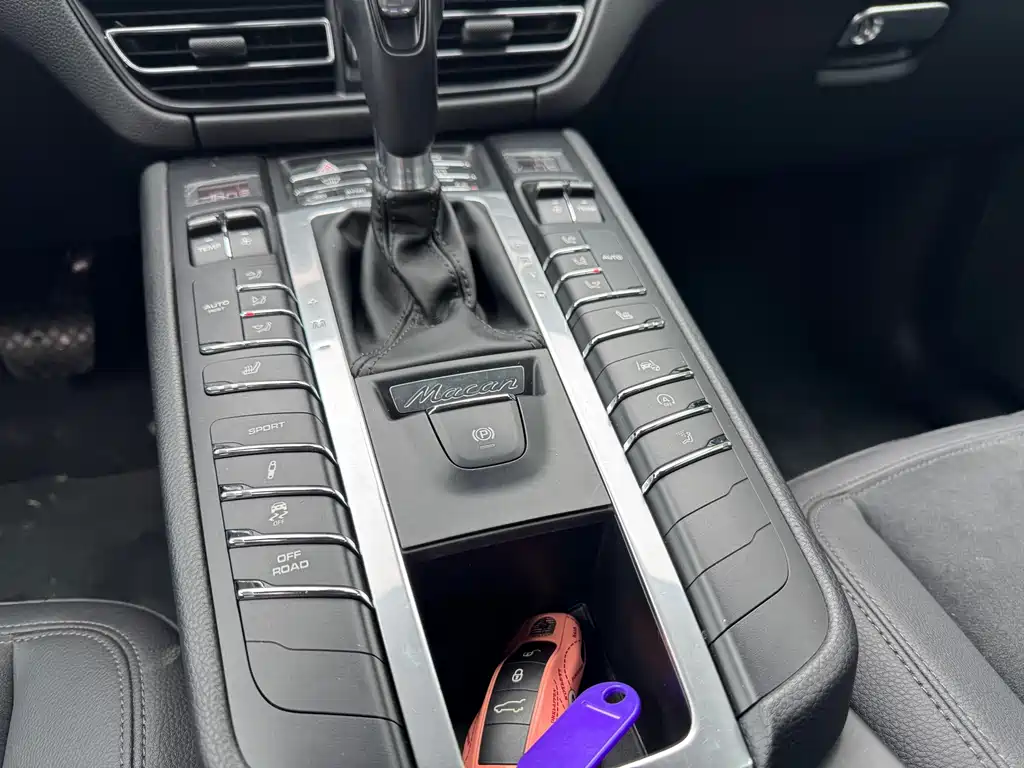 Porsche Macan 2018 — фото 13