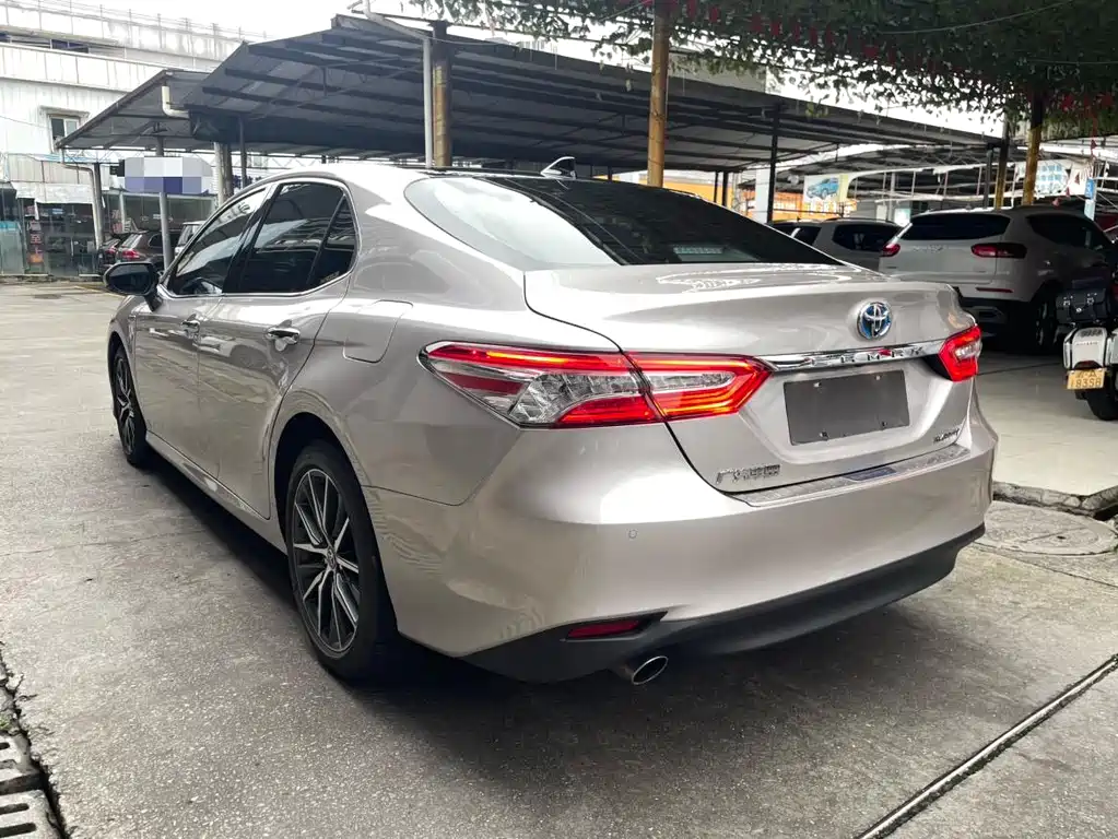 Toyota Camry 2022 — фото 20