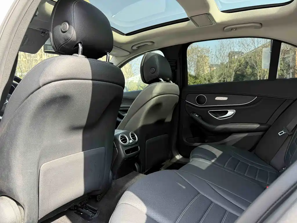 Mercedes-Benz C-Class 2019 — фото 19