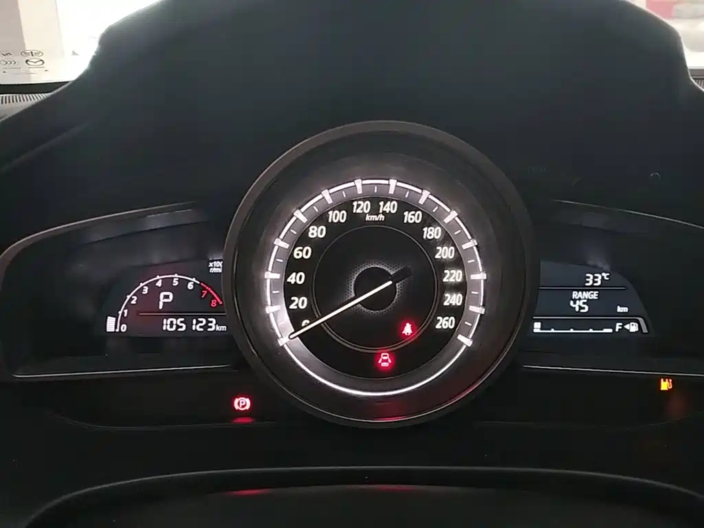Mazda CX-4 2017 — фото 12