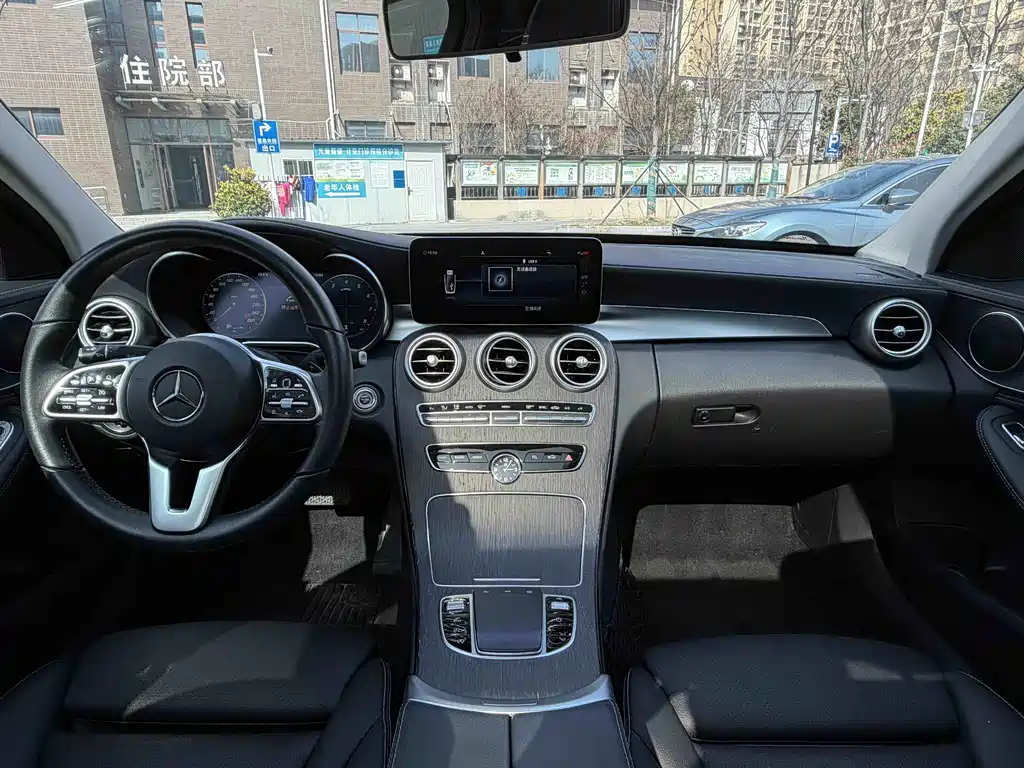 Mercedes-Benz C-Class 2019 — фото 12