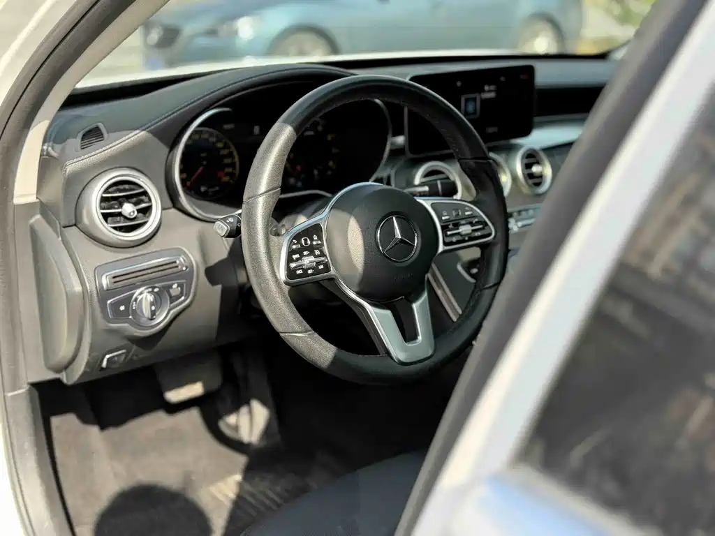 Mercedes-Benz C-Class 2019 — фото 14