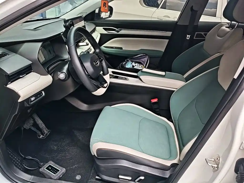 Geely Emgrand L Hip 2022 — фото 15