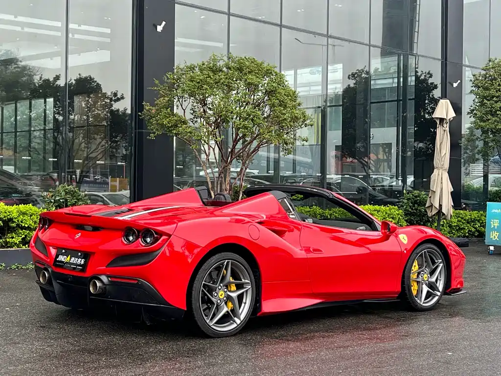 Ferrari F8 2023 — фото 13