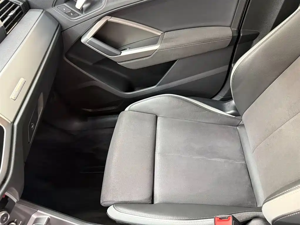 Audi Q3 2023 — фото 13
