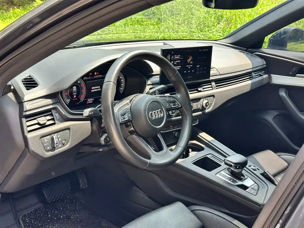 Audi A4L 2023 — фото 6