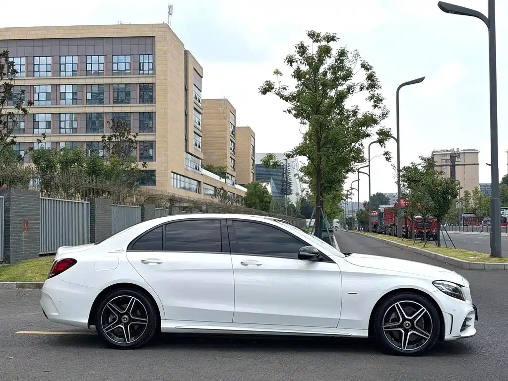 Mercedes-Benz C-Class 2020 — фото 12