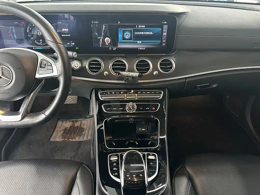 Mercedes-Benz E-Class 2017 — фото 14