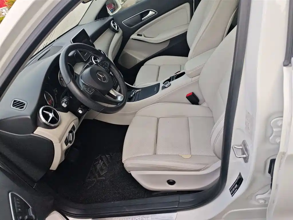 Mercedes-Benz GLA 2017 — фото 15