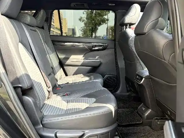 Toyota Crown Kluger 2022