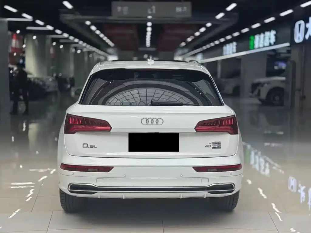 Audi Q5L 2020 — фото 8