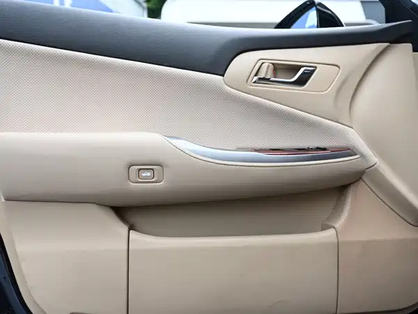 Toyota Crown 2014