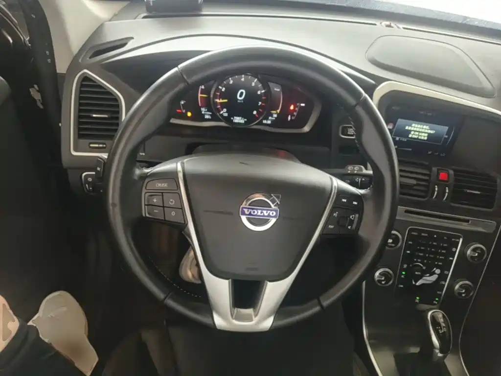 Volvo XC60 2015 — фото 11