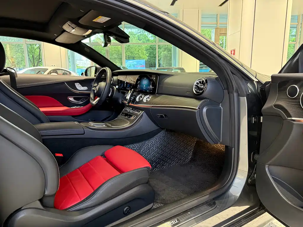 Mercedes-Benz E-Class 2023 — фото 10
