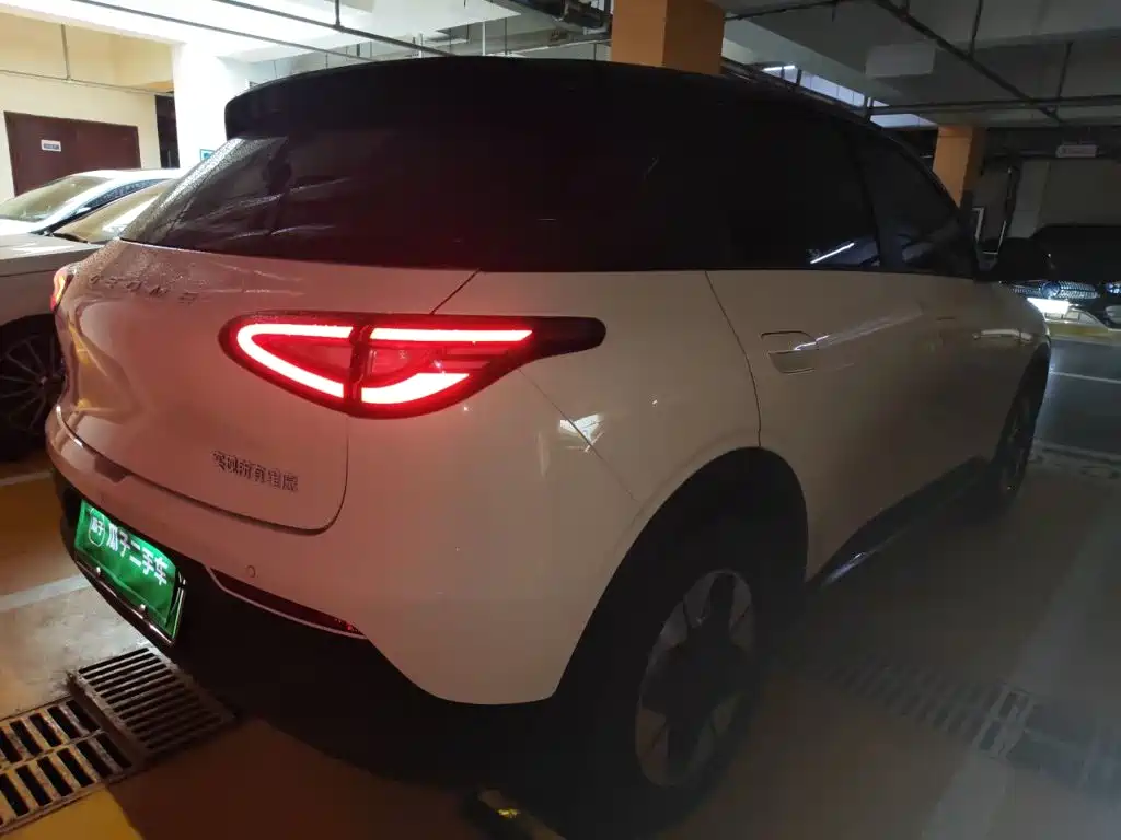 Geely Galaxy Starwish 2025 — фото 6