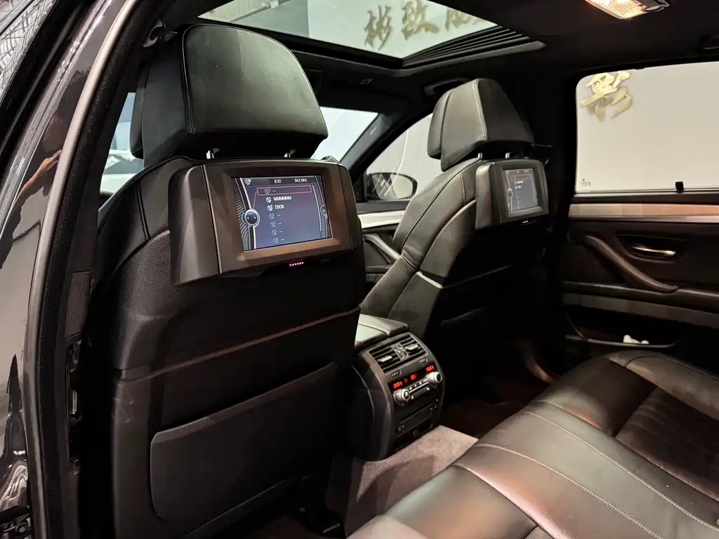 BMW M5 2012 — фото 17