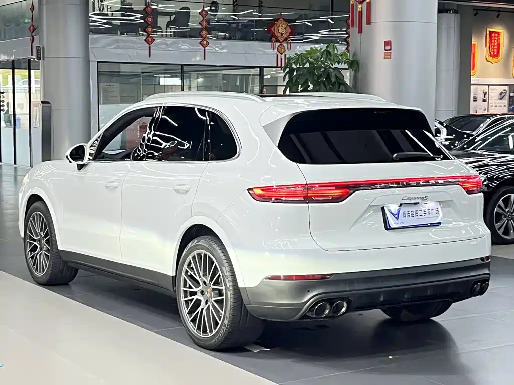 Porsche Cayenne 2021 — фото 9