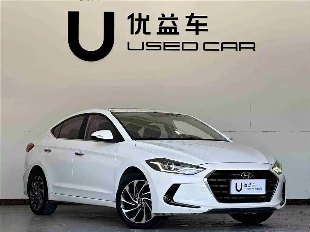 Hyundai Elantra 2020 — фото 3