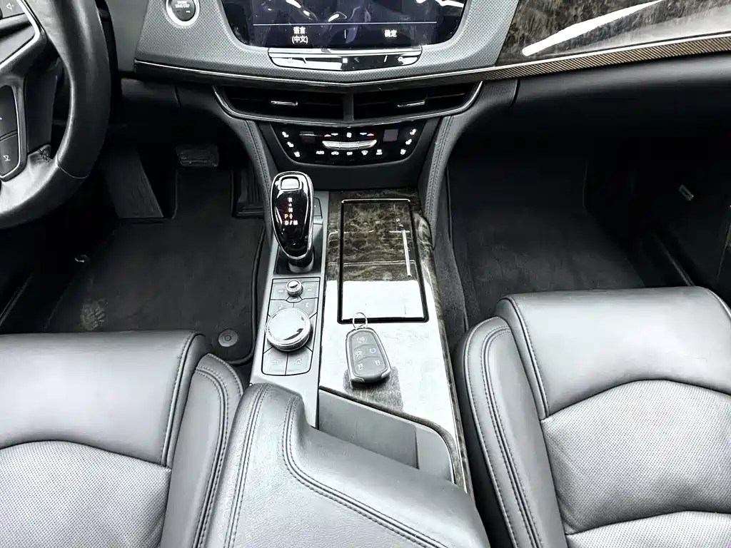 Cadillac CT6 2022 — фото 9